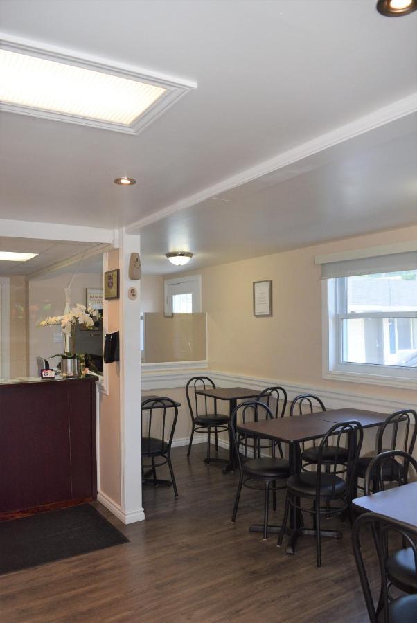 Knights Inn Arnprior Kültér fotó