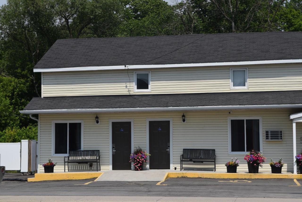 Knights Inn Arnprior Kültér fotó