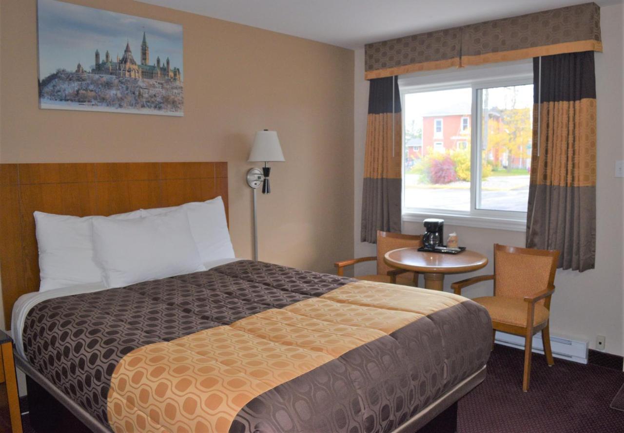 Knights Inn Arnprior Kültér fotó