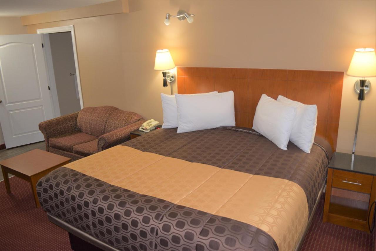 Knights Inn Arnprior Kültér fotó