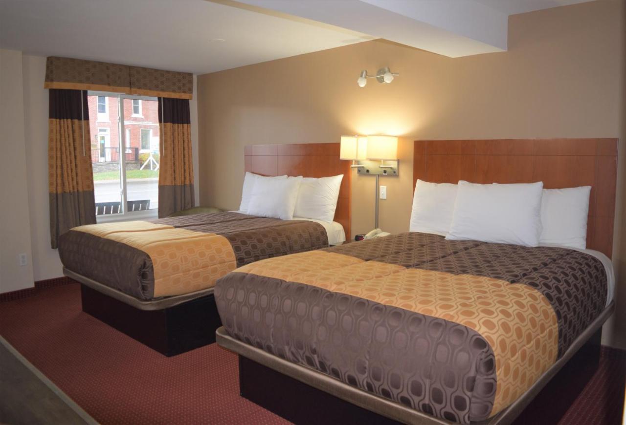 Knights Inn Arnprior Kültér fotó