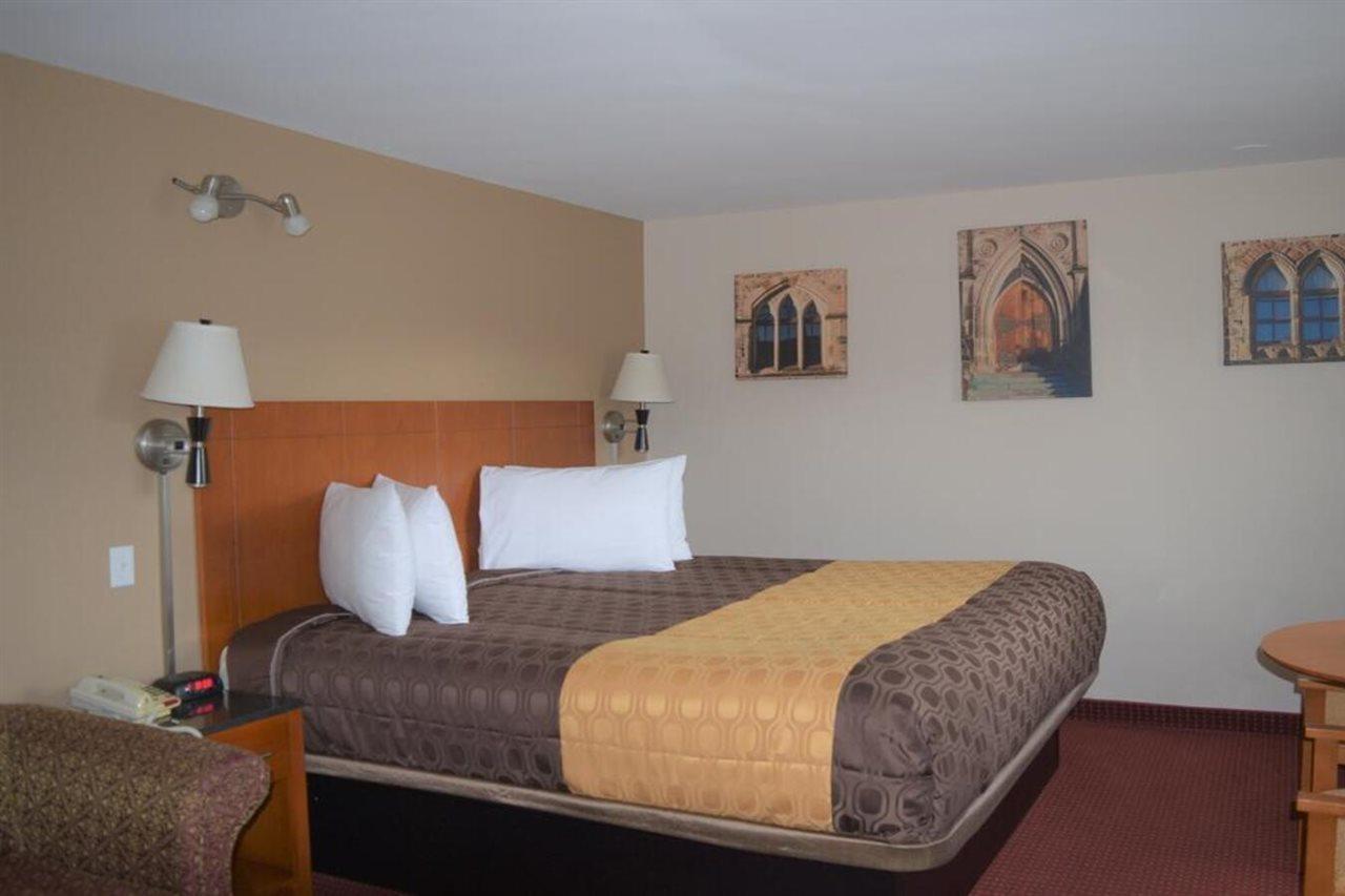 Knights Inn Arnprior Kültér fotó