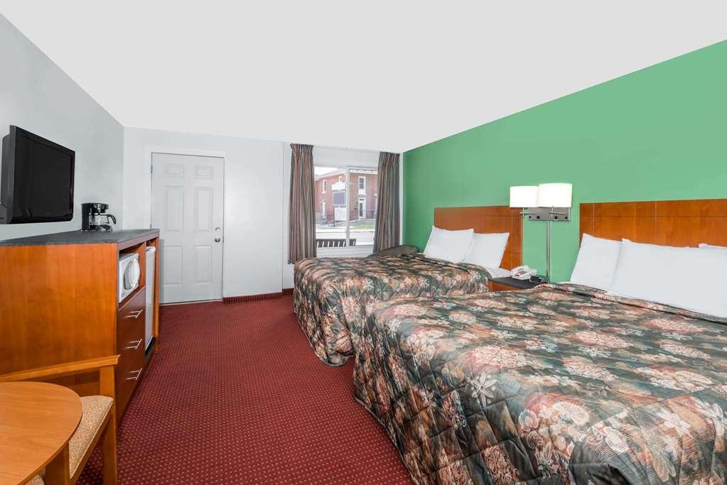 Knights Inn Arnprior Szoba fotó