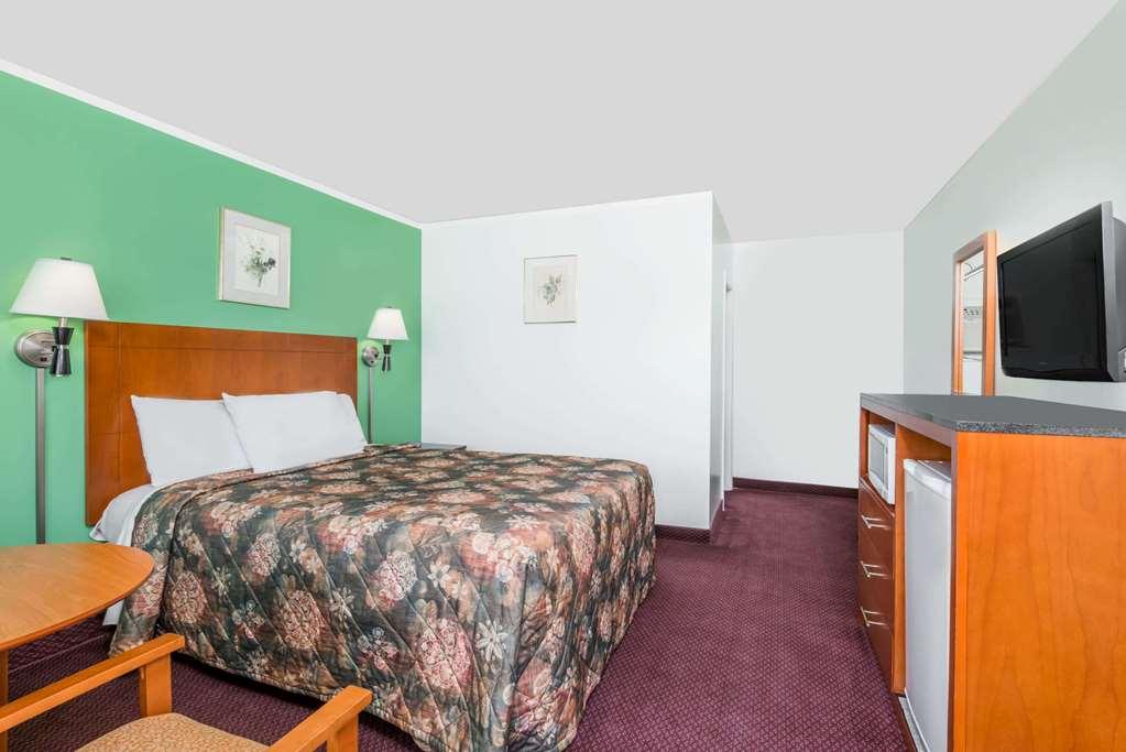 Knights Inn Arnprior Szoba fotó