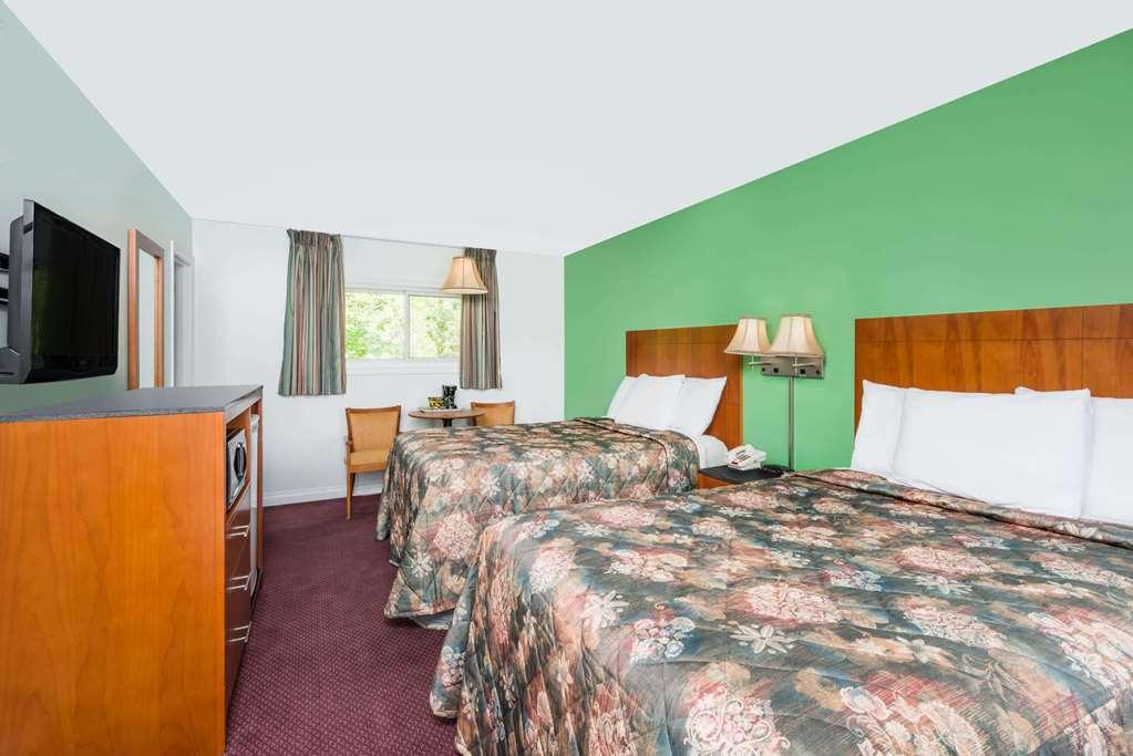 Knights Inn Arnprior Szoba fotó