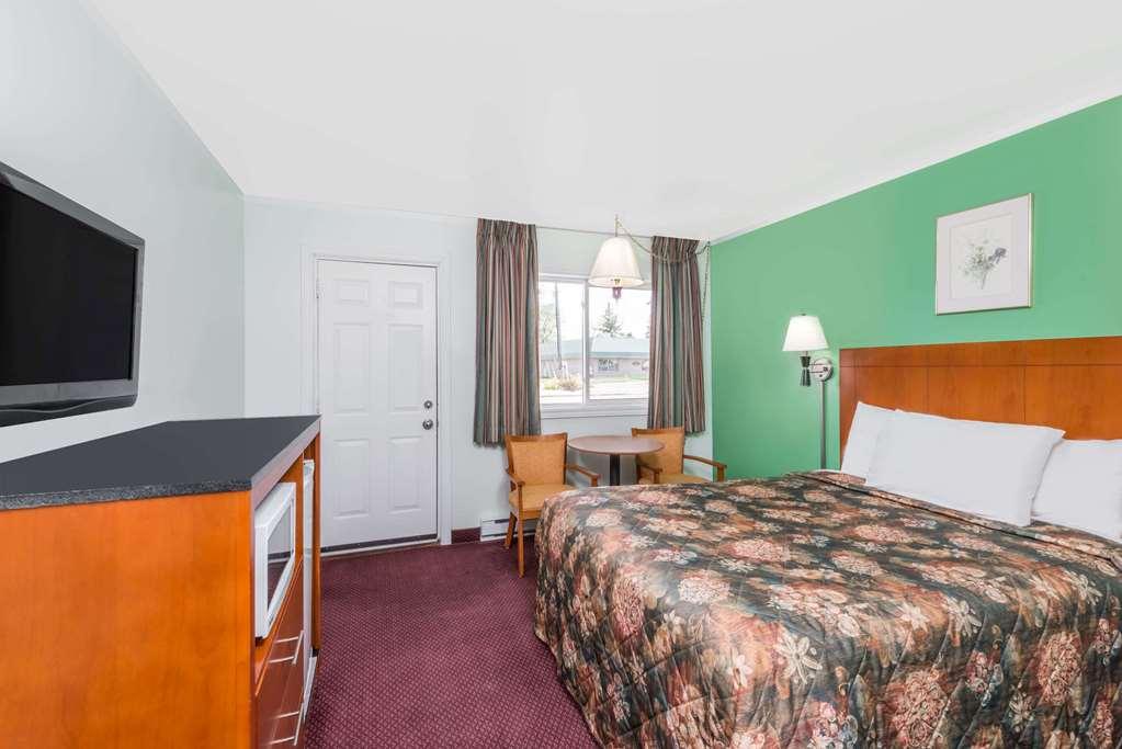 Knights Inn Arnprior Szoba fotó