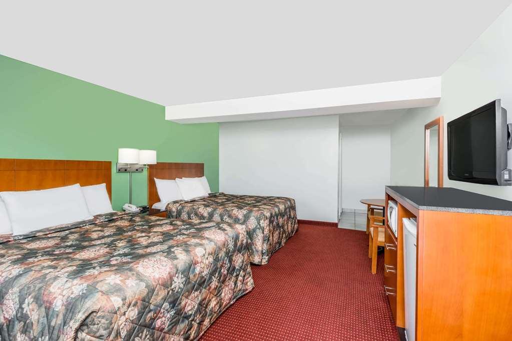 Knights Inn Arnprior Szoba fotó